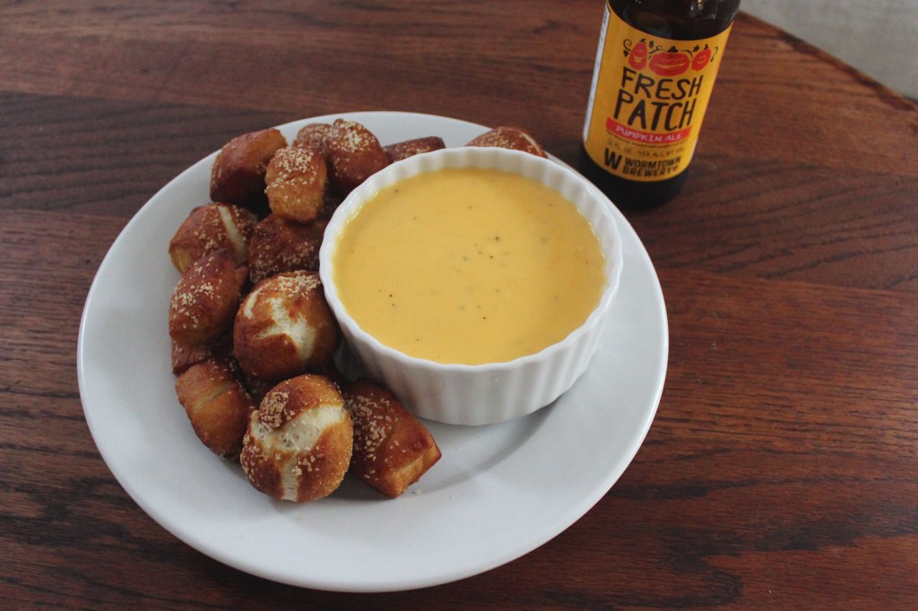 Mini Pretzels with Pumpkin Beer Cheddar&nbsp;Sauce